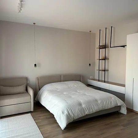 Luxury Apartment *